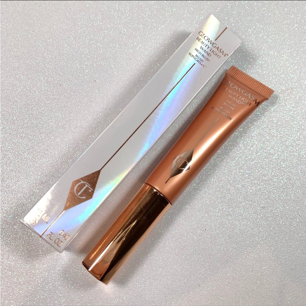 Charlotte Tilbury Glowgasm Beauty Light Wand Peachgasm BNIB